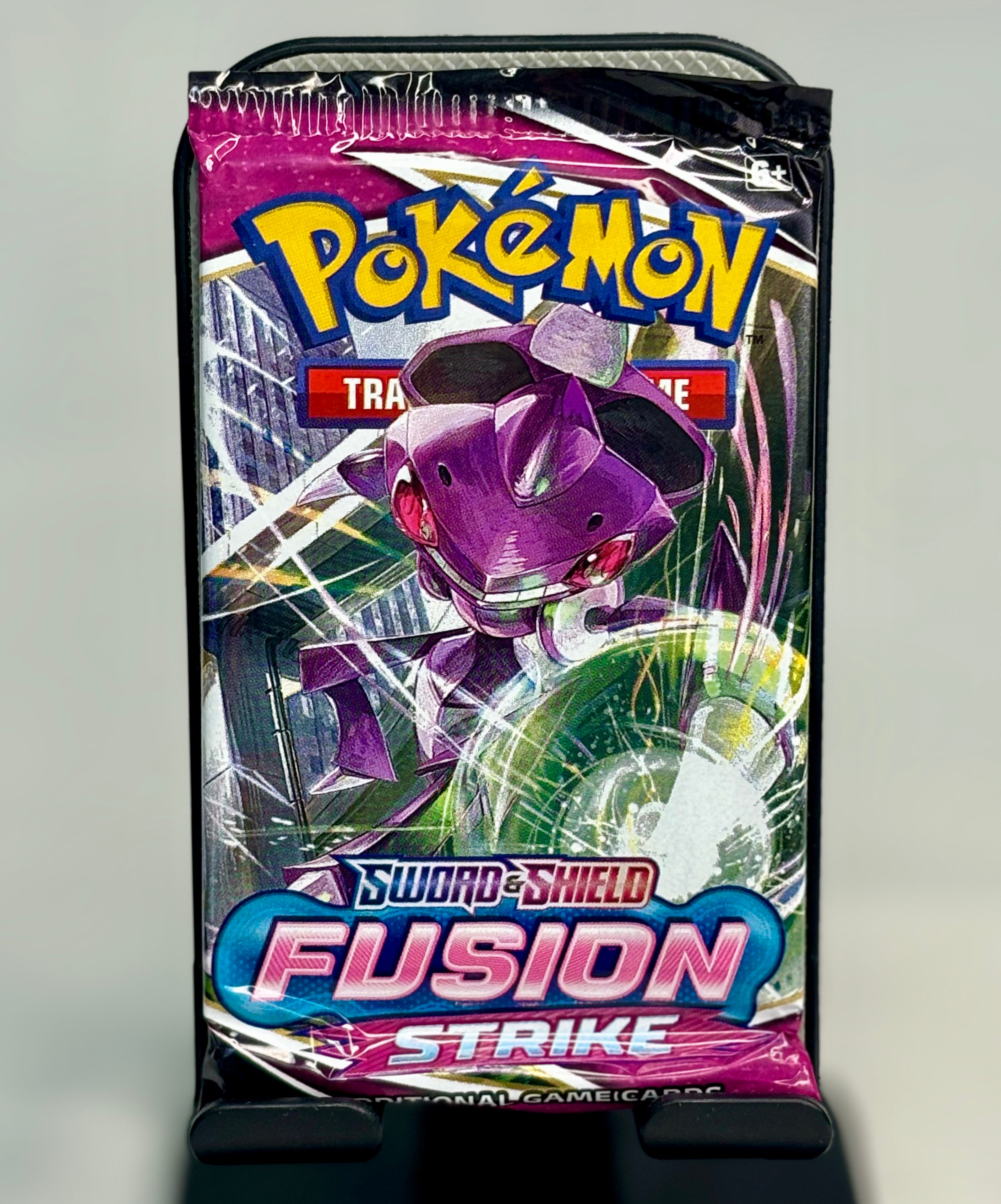 Pokemon Fusion Strike Booster Pack (Styles May Vary)